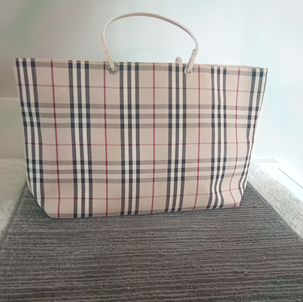 Fab! Rare NWT LARGE Burberry Novacheck Canvas & Leather Tote (Vintage Deadstock) - Picture 2 of 16